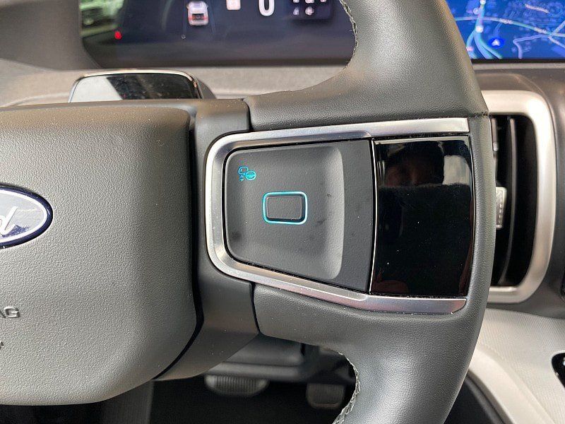 Certified 2025 Ford Expedition Active AWD/4WD image 57