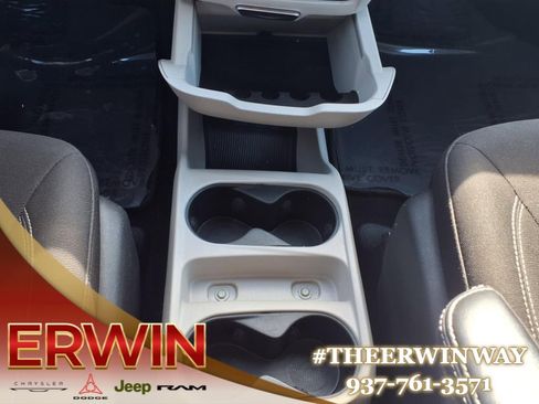 Used 2023 Chrysler Voyager LX image 26