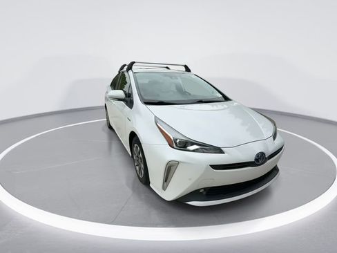 Used 2022 Toyota Prius XLE w/ Premium Convenience Package FWD image 3