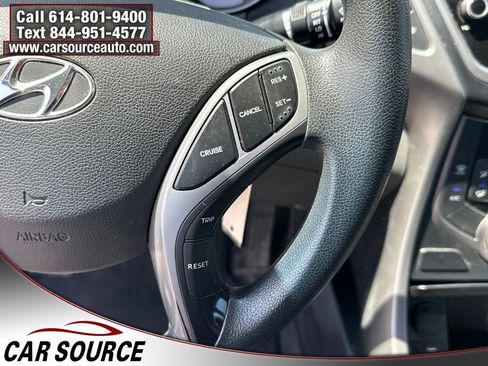 Used 2016 Hyundai Elantra SE w/ Option Group 02 FWD image 17