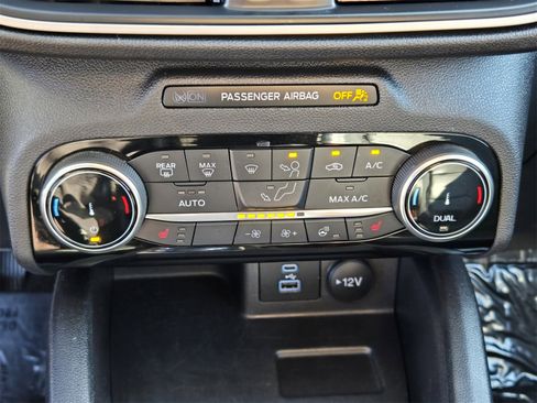 Used 2022 Ford Escape SEL image 17