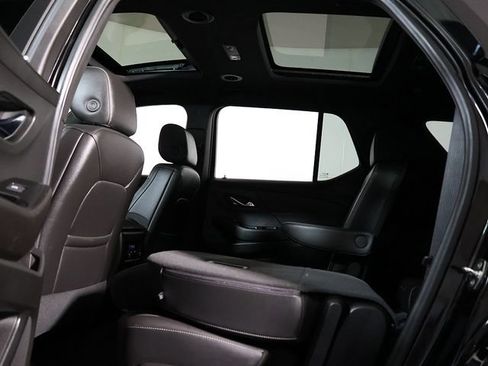 Used 2023 Chevrolet Traverse LT w/ LT Premium Package FWD image 16