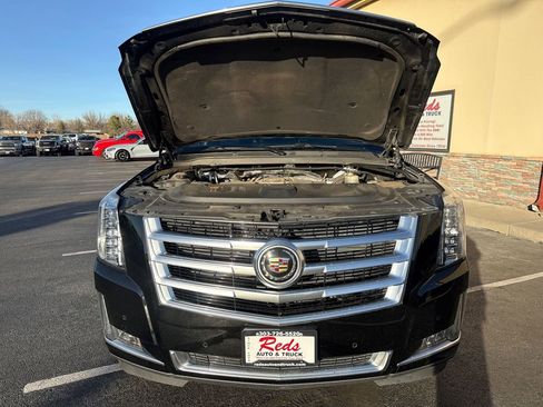 Used 2015 Cadillac Escalade Premium image 20