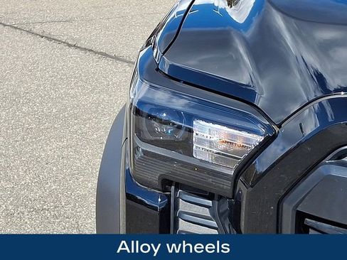 Used 2025 Toyota Tacoma TRD Off-Road image 12