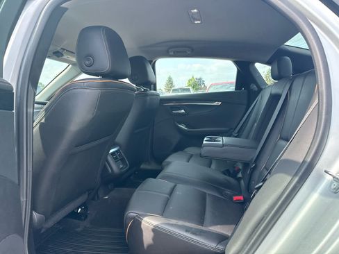 Used 2019 Chevrolet Impala Premier w/ Premier Convenience Package FWD image 6