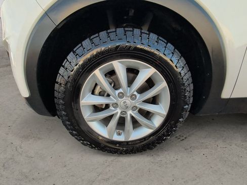 Used 2018 Kia Sorento FWD image 9