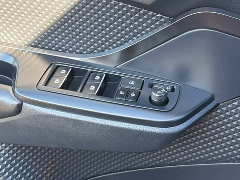 Used 2018 Toyota C-HR XLE FWD image 22
