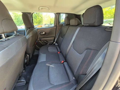 Used 2023 Jeep Renegade Trailhawk AWD/4WD image 16