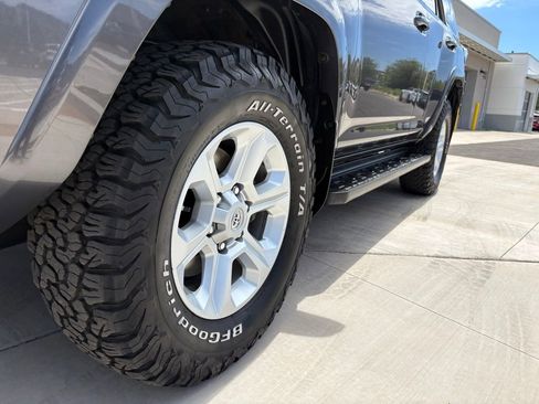 Used 2018 Toyota 4Runner SR5 Premium AWD/4WD image 14