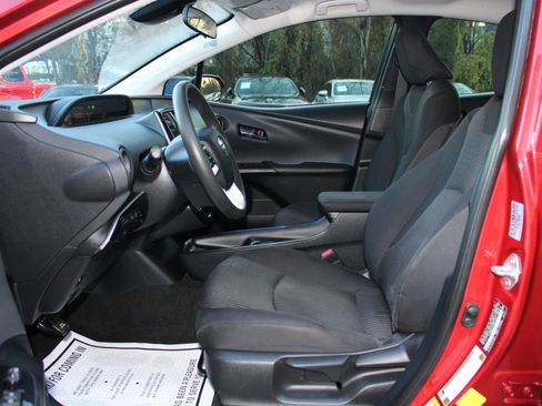 Used 2017 Toyota Prius Two image 18