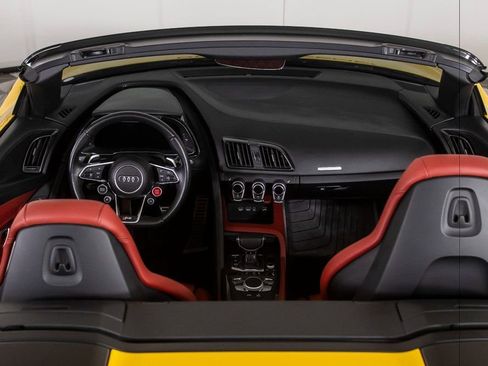 Used 2018 Audi R8 V10 plus image 11