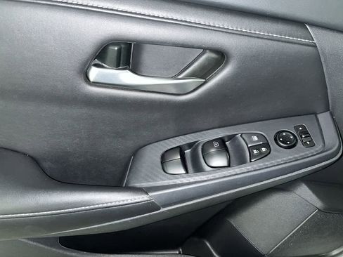 Used 2024 Nissan Sentra SV FWD image 13
