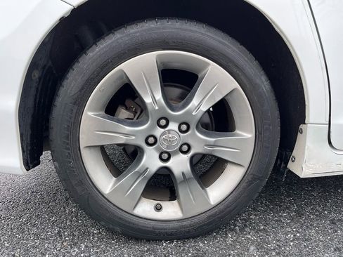 Used 2012 Toyota Sienna SE image 24