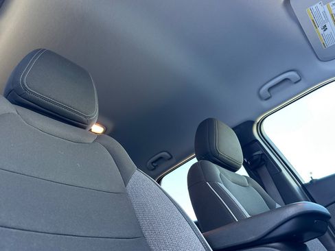 Used 2022 Chevrolet TrailBlazer LT w/ Convenience Package image 14