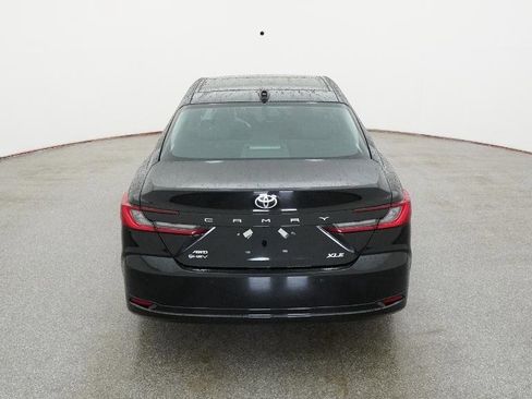 Used 2026 Toyota Camry XLE AWD/4WD image 13