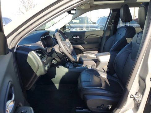 Used 2022 Jeep Cherokee Latitude Lux w/ Sun & Sound Group image 11