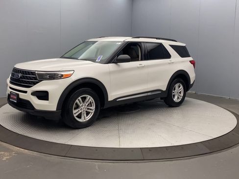 Used 2020 Ford Explorer XLT w/ Comfort Package AWD/4WD image 9