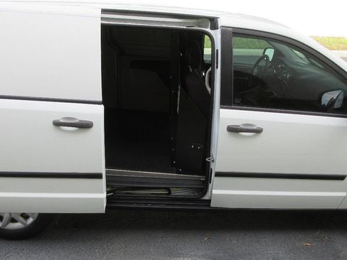Used 2014 RAM C/V Tradesman FWD image 19