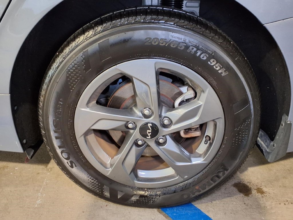 Used 2022 Kia K5 LX FWD image 22