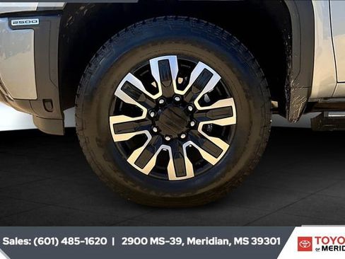 Used 2025 GMC Sierra 2500 Denali Ultimate image 7