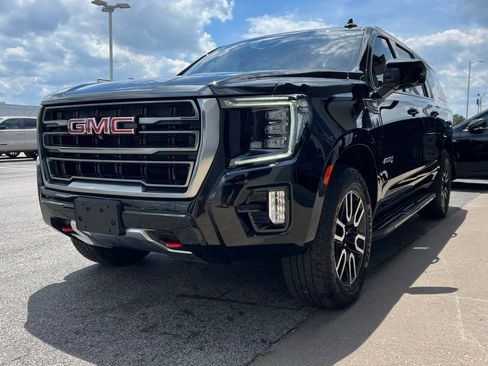 Used 2023 GMC Yukon XL AT4 w/ Technology Package AWD/4WD image 8