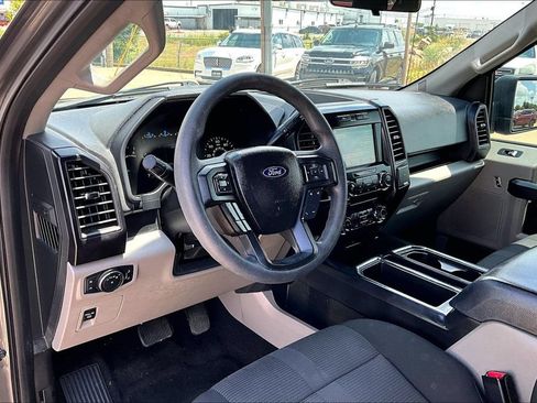 Used 2017 Ford F150 XL w/ Equipment Group 101A Mid RWD image 16