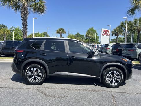 Used 2023 Nissan Rogue SV w/ SV Premium B Package FWD image 11