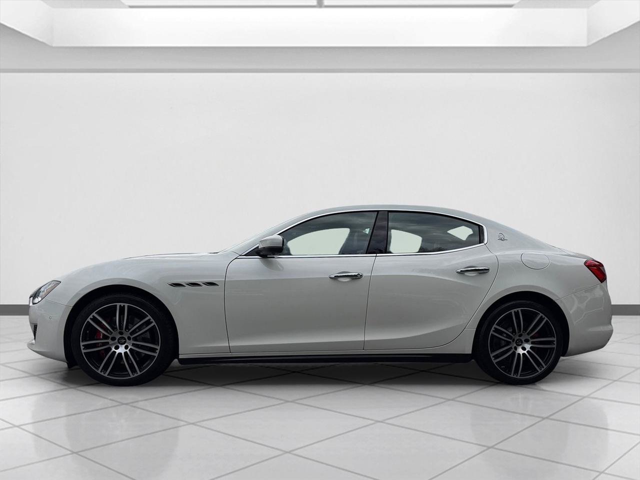 Used 2019 Maserati Ghibli S Q4 AWD/4WD image 9