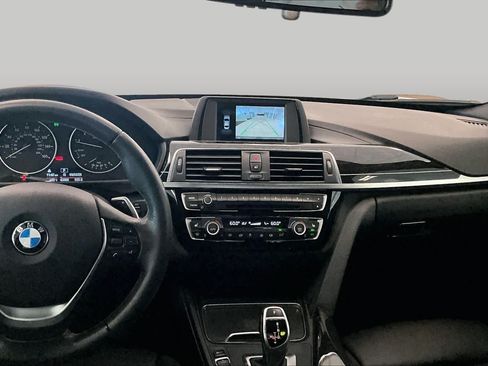 Used 2018 BMW 330i Sedan w/ Convenience Package RWD image 6