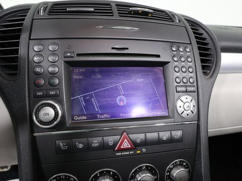 Used 2010 Mercedes-Benz SLK 350 image 25