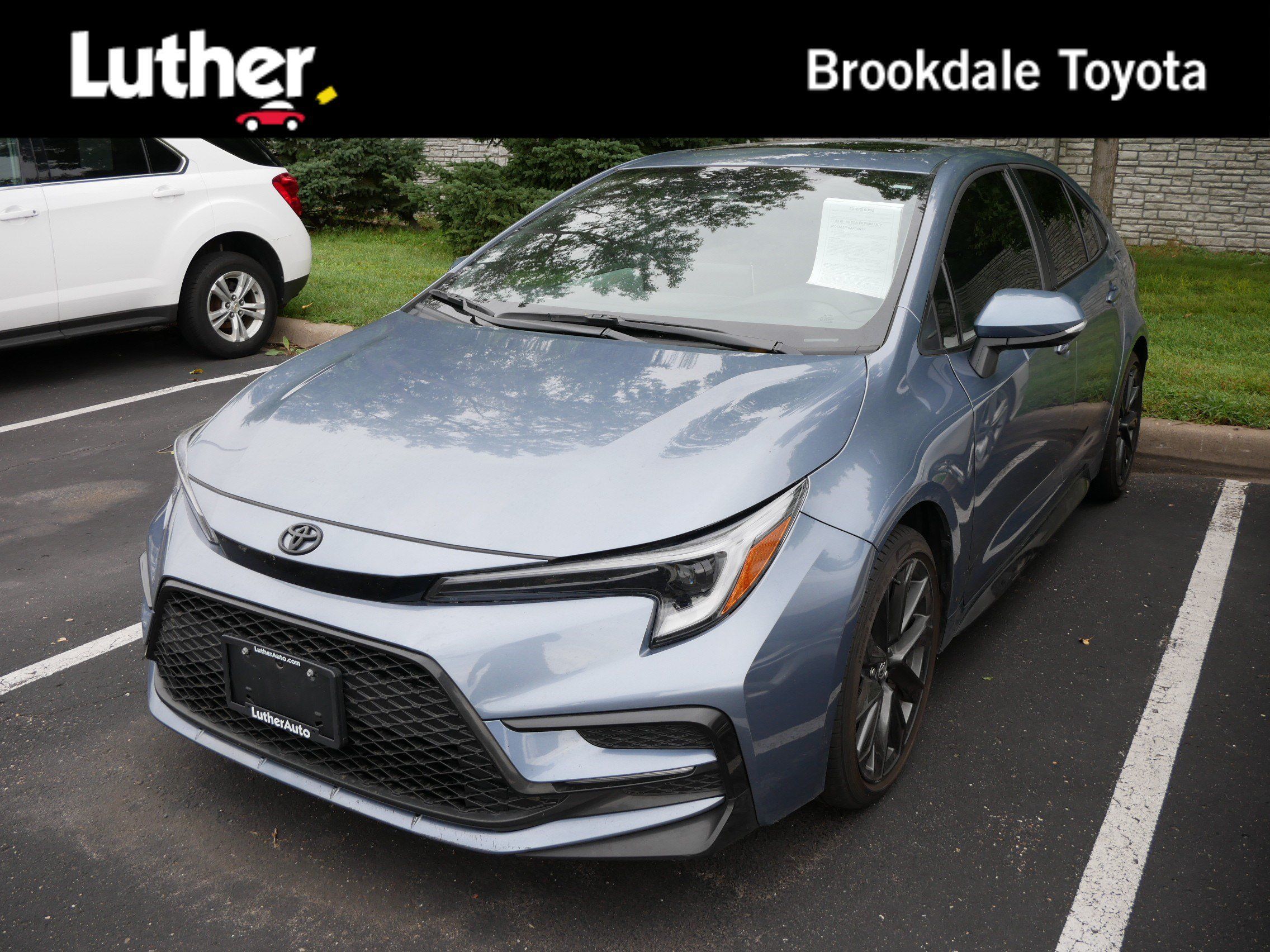 Used 2025 Toyota Corolla SE w/ SE Premium Package FWD image 1