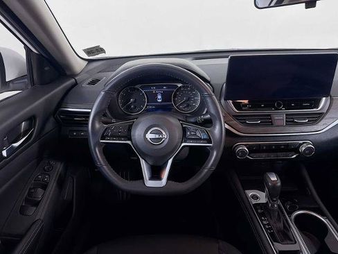 Certified 2024 Nissan Altima 2.5 SV w/ SV Premium Package FWD image 20