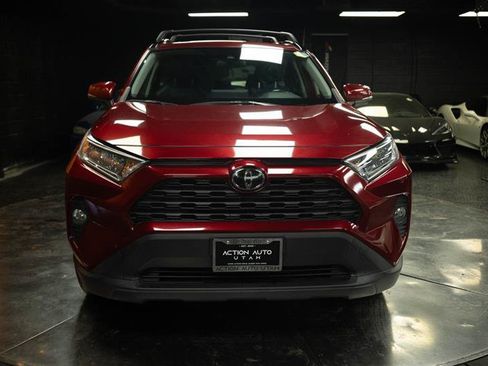 Used 2021 Toyota RAV4 XLE Premium w/ Carpet Mat Package (TMS) FWD image 3