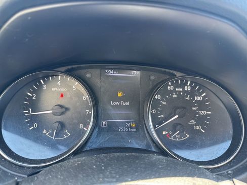 Used 2018 Nissan Rogue Sport SV AWD/4WD image 18