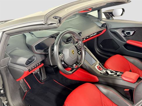 Used 2023 Lamborghini Huracan EVO image 15