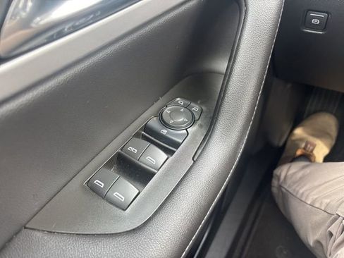 Used 2025 Chevrolet Blazer LT image 16