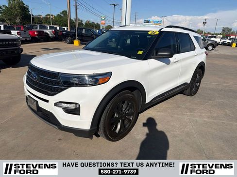 Used 2023 Ford Explorer XLT w/ Equipment Group 202A RWD image 8