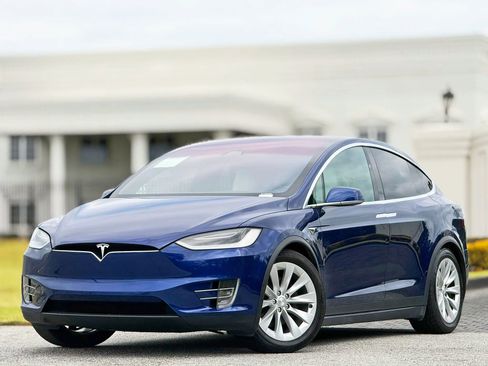Used 2016 Tesla Model X 90D image 2