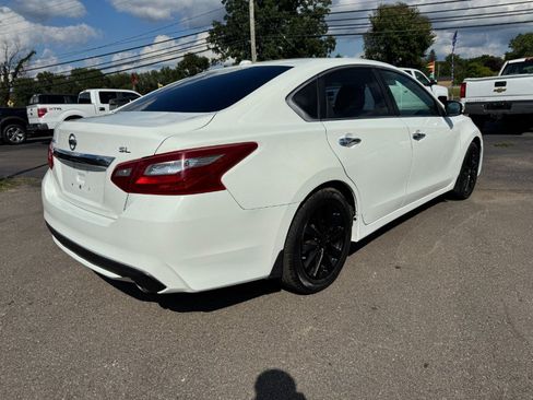 Used 2018 Nissan Altima 2.5 SL FWD image 5