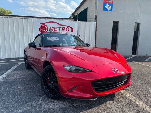 Used 2017 MAZDA MX-5 Miata Club w/ Brembo/BBS Package image 9