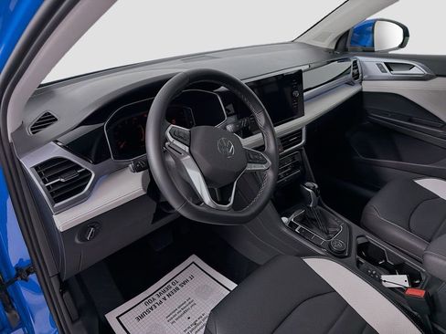 Used 2025 Volkswagen Taos SEL image 9