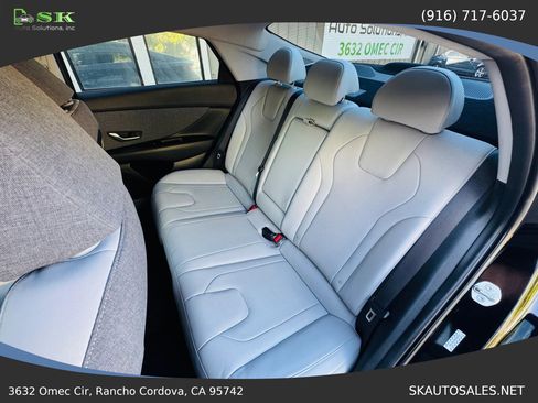 Used 2023 Hyundai Elantra Limited image 31