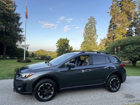 Used 2023 Subaru Crosstrek 2.0i Premium image 5