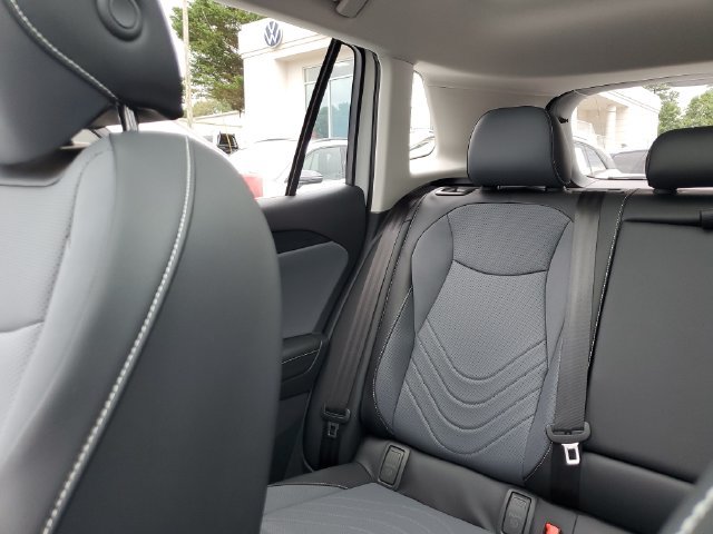 Certified 2026 Volkswagen Tiguan SE FWD image 10