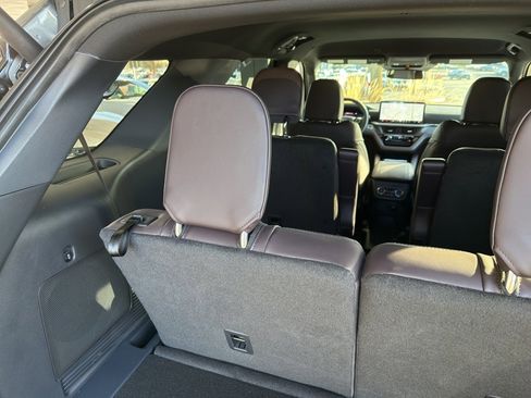 New 2026 Ford Explorer Platinum image 9