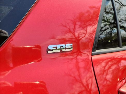 Used 2016 Toyota 4Runner SR5 Premium image 10