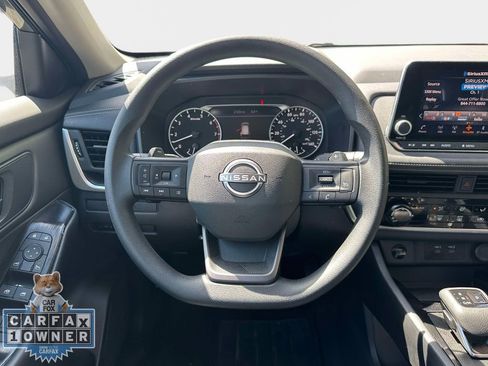 Used 2025 Nissan Rogue S AWD/4WD image 16