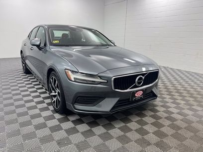 Used 2020 Volvo S60 T6 Momentum w/ Premium Package