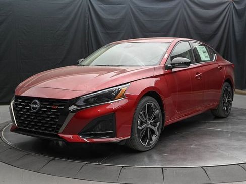 Used 2025 Nissan Altima 2.5 SR image 6