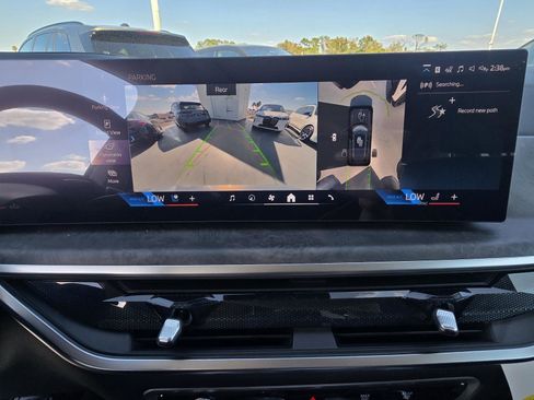 New 2026 BMW X7 xDrive40i w/ Premium Package image 21